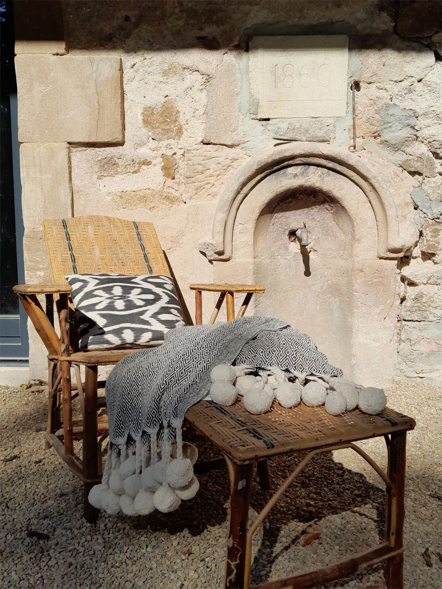 Chaise longue en rotin chinée